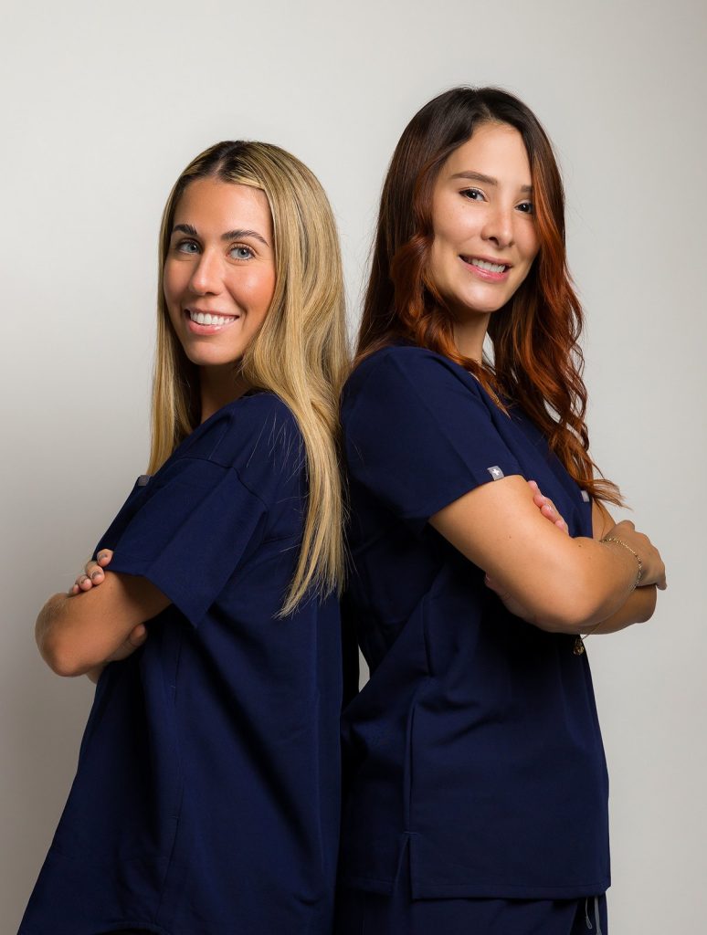 Dra. Juliana Gómez y Dra. Alana Hurd, especialistas de ALTHEA Dental Office
